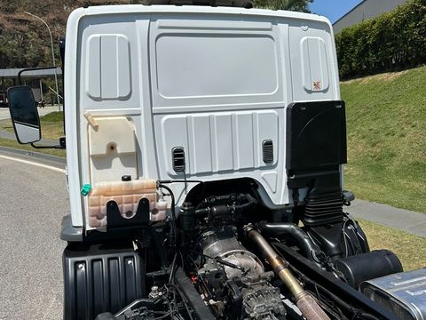 MERCEDES 815