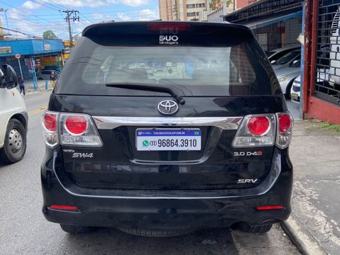 Toyota Hilux SW4 SRV D4-D 4x4 3.0 TDI Dies. Aut