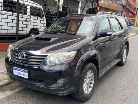 Toyota Hilux SW4 SRV D4-D 4x4 3.0 TDI Dies. Aut