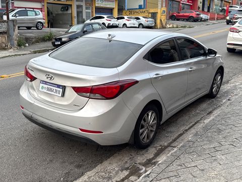 Hyundai Elantra GLS 2.0 16V Flex Aut.
