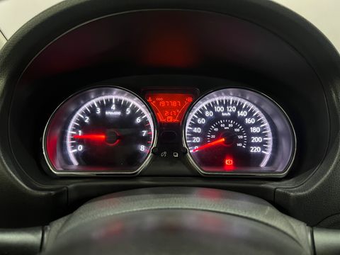 Nissan VERSA SL 1.6 16V Flex Fuel 4p Mec.