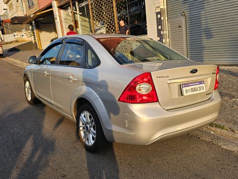 Ford Focus Sedan 2.0 16V/2.0 16V Flex 4p Aut.