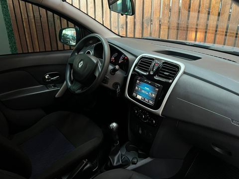 Renault SANDERO Expression Hi-Power 1.6 8V 5p