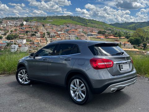 Mercedes GLA 200 Vision 1.6/1.6 TB 16V Flex Aut.