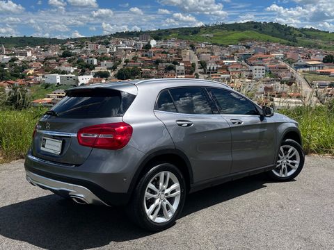 Mercedes GLA 200 Vision 1.6/1.6 TB 16V Flex Aut.