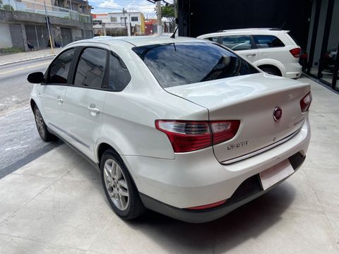 Fiat Grand Siena ESSENCE Dual. 1.6 Flex 16V