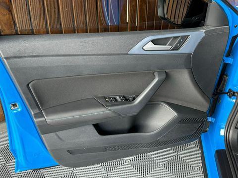 VolksWagen Nivus Highline 1.0 200 TSI Flex Aut.