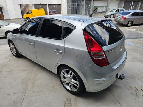 Hyundai i30 2.0 16V 145cv 5p Mec.