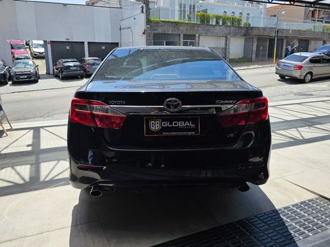 Toyota Camry XLE 3.5 24V Aut.