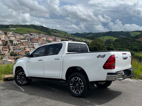 Toyota Hilux CD SRV 4x4 2.8 TDI Diesel Aut.