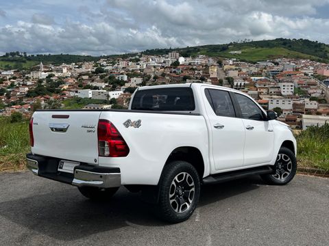 Toyota Hilux CD SRV 4x4 2.8 TDI Diesel Aut.