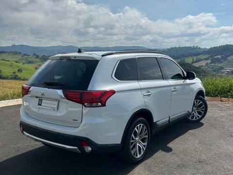 Mitsubishi OUTLANDER 2.2 165cv Diesel Aut.