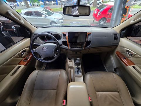 Toyota Hilux SW4 SRX 4x4 2.8 TDI 16V Dies. Aut.