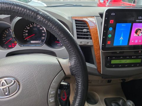 Toyota Hilux SW4 SRX 4x4 2.8 TDI 16V Dies. Aut.