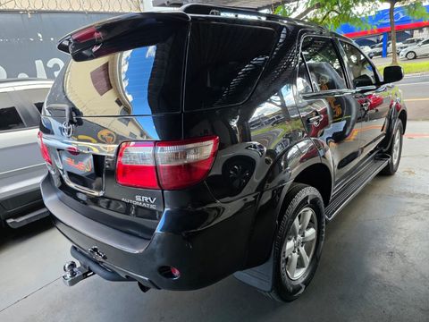 Toyota Hilux SW4 SRX 4x4 2.8 TDI 16V Dies. Aut.