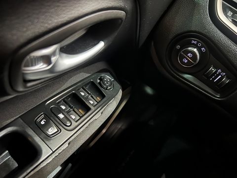 Jeep Renegade Sport 1.8 4x2 Flex 16V Aut.