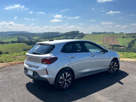 Chevrolet ONIX HATCH PREM. 1.0 12V TB Flex 5p Aut.