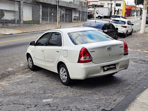 Toyota ETIOS XS Sedan 1.5 Flex 16V 4p Aut.