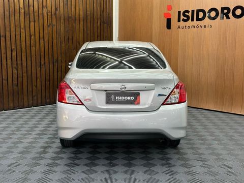 Nissan VERSA SL 1.6 16V FlexStart 4p Aut.