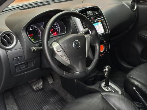 Nissan VERSA SL 1.6 16V FlexStart 4p Aut.