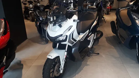 HONDA ADV 150 Gasolina 0 portas, câmbio Automático em Barueri