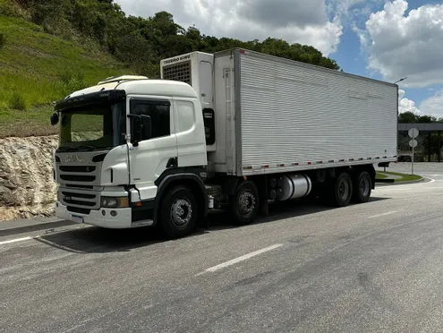 Caminhão Scania P-310 B 6x4 2p (diesel) - BH LOC - Maquinas de procedência  e tratamento diferenciado a seus clientes, desde 2011 atuando no mercado!!!!