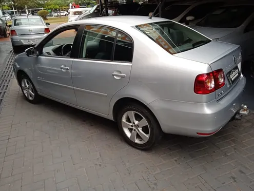 polo sedan 2011 olx