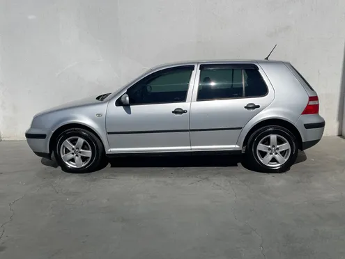 Comecando a semana com essa pedrada 🪨 #sextou #golfgti #golfmk4 #golf