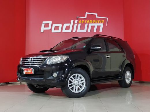 Toyota Hilux SW4 SRV D4-D 4x4 3.0 TDI Dies. Aut