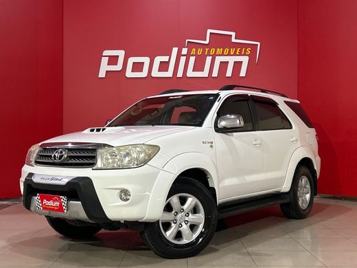 Toyota Hilux SW4 SRV D4-D 4x4 3.0 TDI Dies. Aut