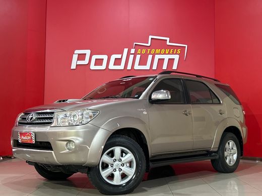 Toyota Hilux SW4 SRV D4-D 4x4 3.0 TDI Dies. Aut