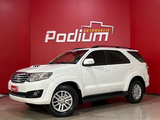 Toyota Hilux SW4 SRV D4-D 4x4 3.0 TDI Dies. Aut