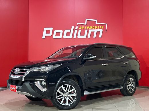 Toyota Hilux SW4 SRX 4x4 2.8 TDI 16V Dies. Aut.