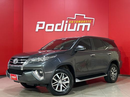 Toyota Hilux SW4 SRX 4x4 2.8 TDI 16V Dies. Aut.