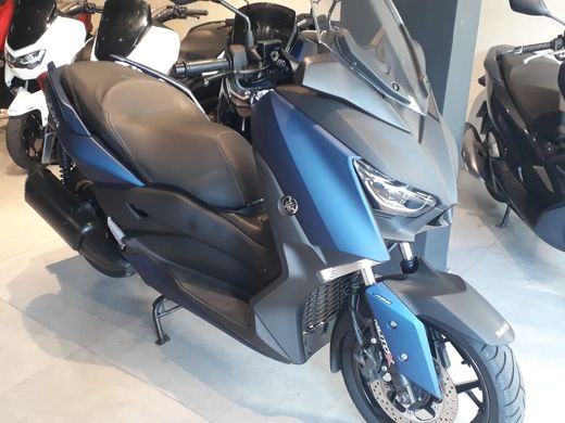 YAMAHA XMAX
