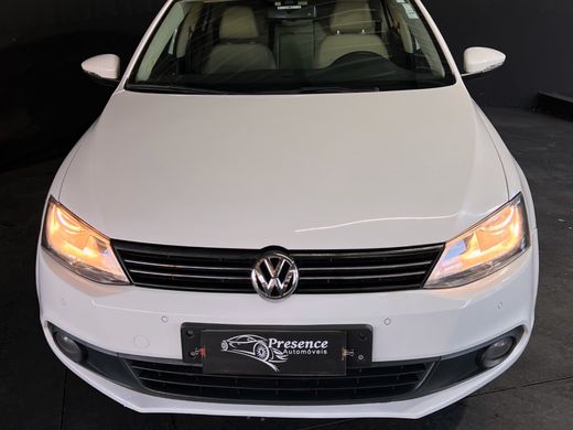 VolksWagen JETTA Comfortline 2.0 T.Flex 8V 4p Tipt.