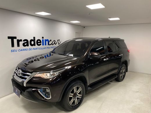 Toyota Hilux SW4 SRV 4x2 2.7 Flex 16V Aut.