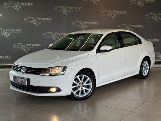 VolksWagen JETTA Comfortline 2.0 T.Flex 8V 4p Tipt.
