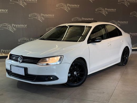 VolksWagen JETTA Comfortline 2.0 T.Flex 8V 4p Tipt.