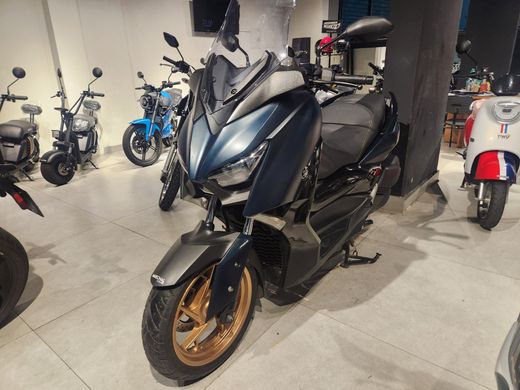  XMAX 250 ABS