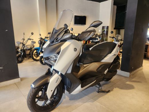  XMAX 250 CONNECT 