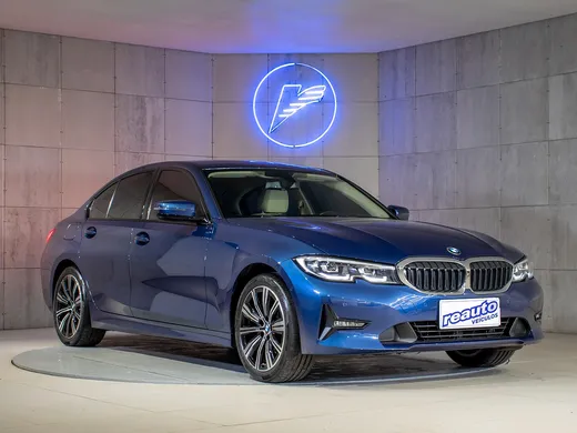 BMW 320i Active