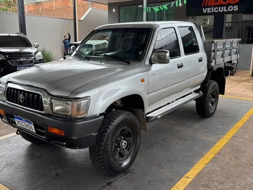 Toyota Hilux CD SRV 4x4 3.0 8V 116cv TB Diesel