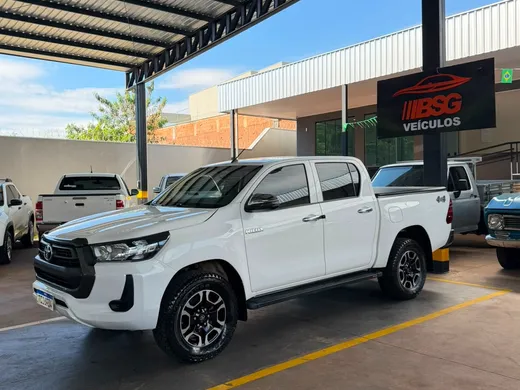 Toyota Hilux CD 4x4 2.8 Diesel Mec.