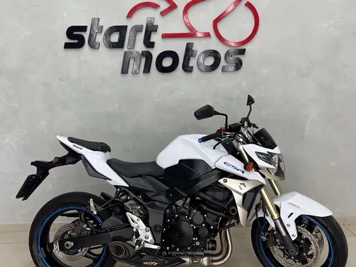 SUZUKI GSR 750