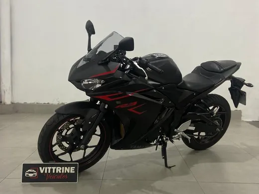 YAMAHA YZF R-3 321/ABS