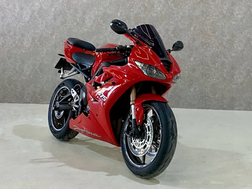 TRIUMPH DAYTONA 675i