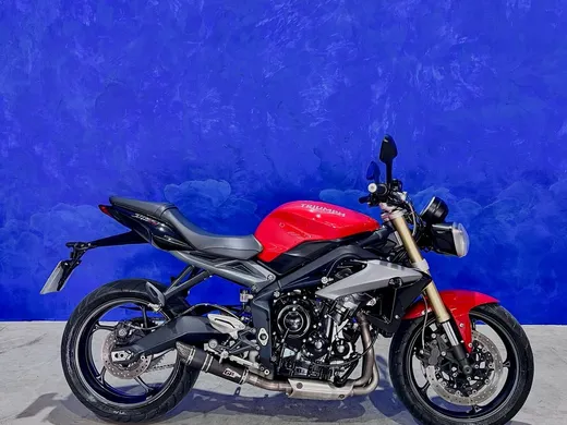 TRIUMPH STREET TRIPLE 675