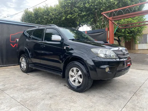 Toyota Hilux SW4 SRV D4-D 4x4 3.0 TDI Dies. Aut