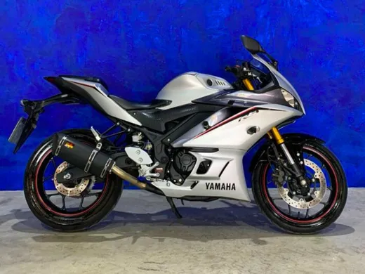 YAMAHA YZF R-3 321/ABS